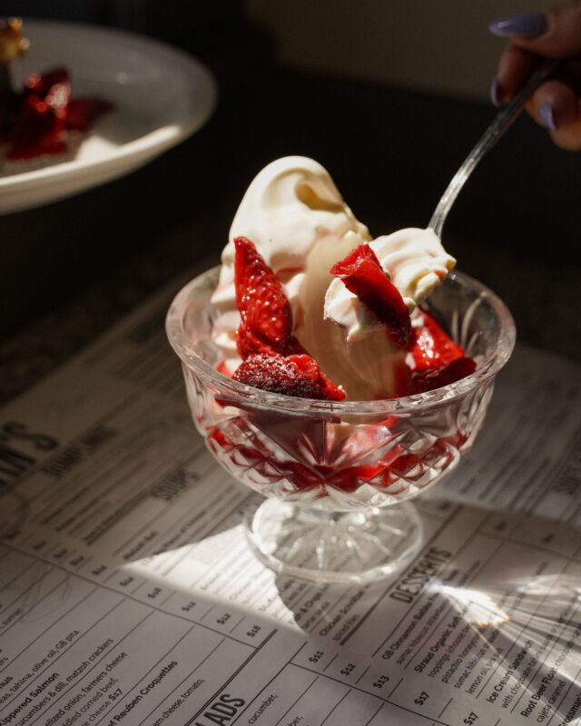 Straus Family Creamery organic soft serve with sumac hibiscus strawberries to keep you cool 🍓❄️🍦
.
.
.
.
.
.
.
.
.
.
.
.
.
.
 #comfortfood #summer #railroadsquare #bakery #starkrestaurant #vibes #deli #sweet #sweets #desserts #dessert #icecream #strawberries