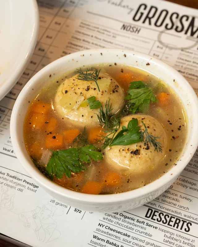 Soup season starts here. Matzo Ball Soup with carrots, dil, and schmaltzy chicken broth. The ultimate fall comfort at Grossman’s. 🥣✨
📸: @savery.media