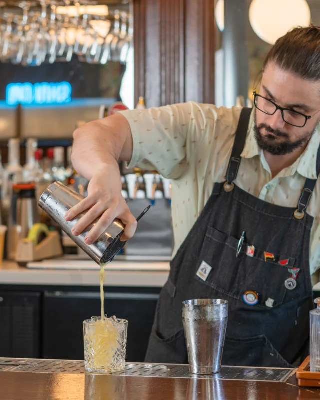 Support your local deli bar. 🥯🍸

Cold martinis, cozy booths, good snacks, familiar faces. You know the drill.