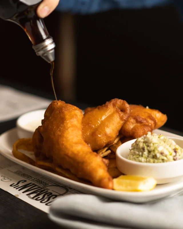 Fish & Chips 🎣
Beer Battered Local Cod, French Fries, Tartar Sauce & Cole Slaw
A neighborhood favorite for good reason. Fish & chips never stays on the table for long.